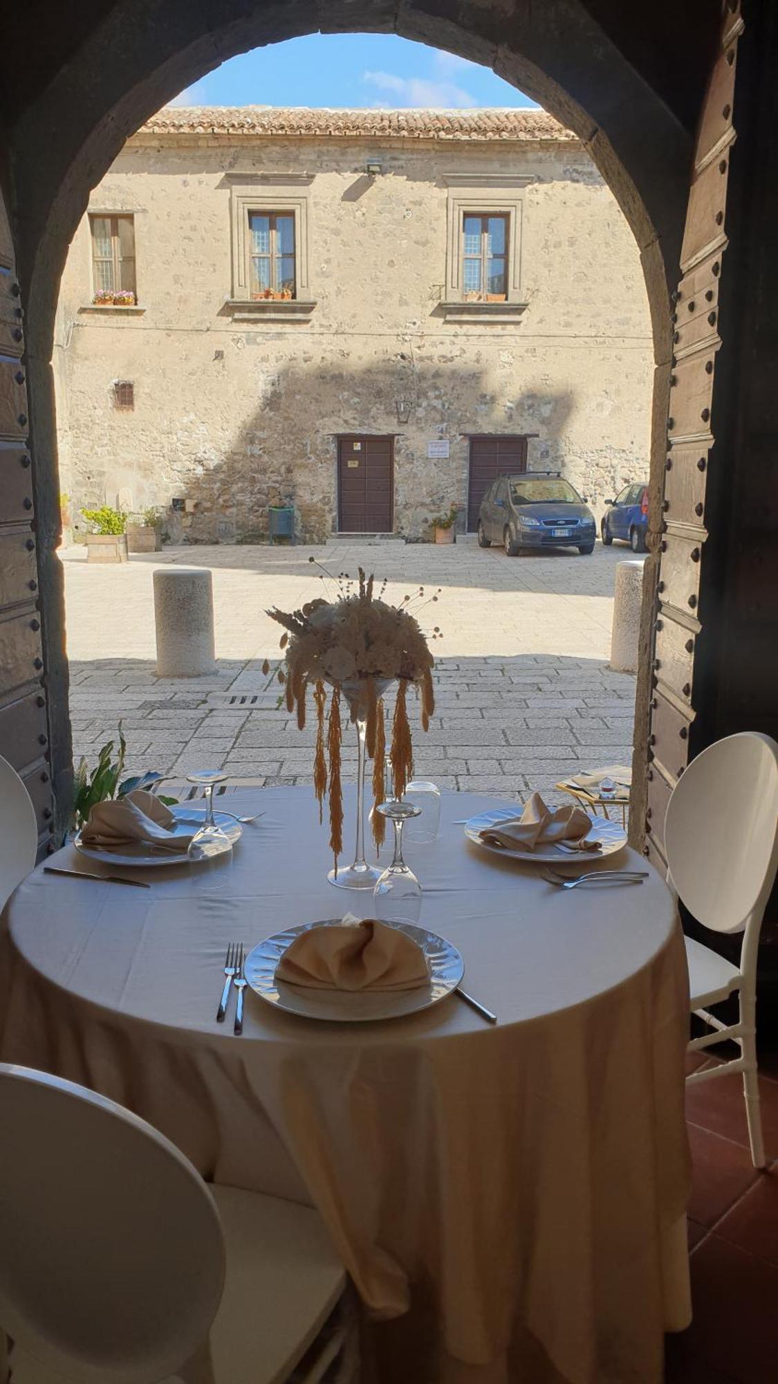 Boutique Hotel Palazzo Dei Vescovi Caserta Vecchia Zewnętrze zdjęcie